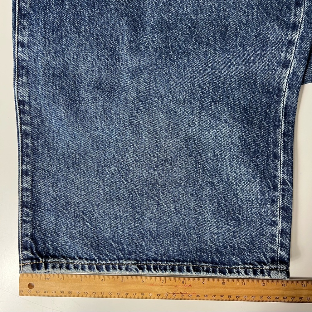 Madewell Superwide-Leg Jeans
Concho Wash Color Size 28
NWT - Picture 10 of 15